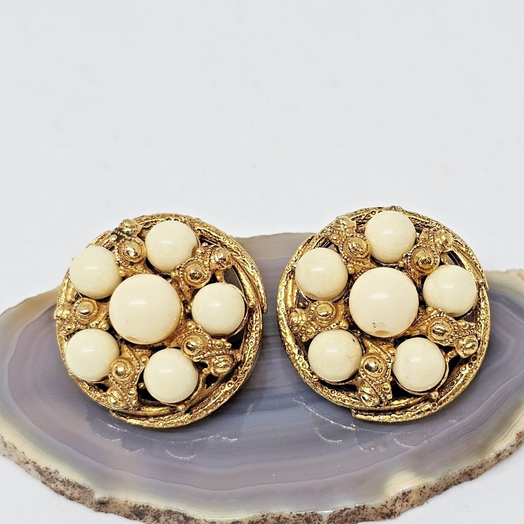 Vintage Florenza Clip On Earrings Cream White Beads Gold Tone 25$